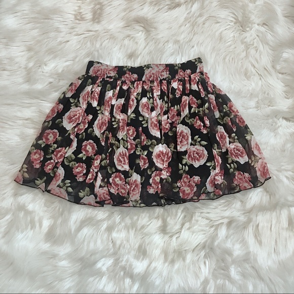 Forever 21 Dresses & Skirts - ❤️ Forever 21 Floral Skirt Size US M